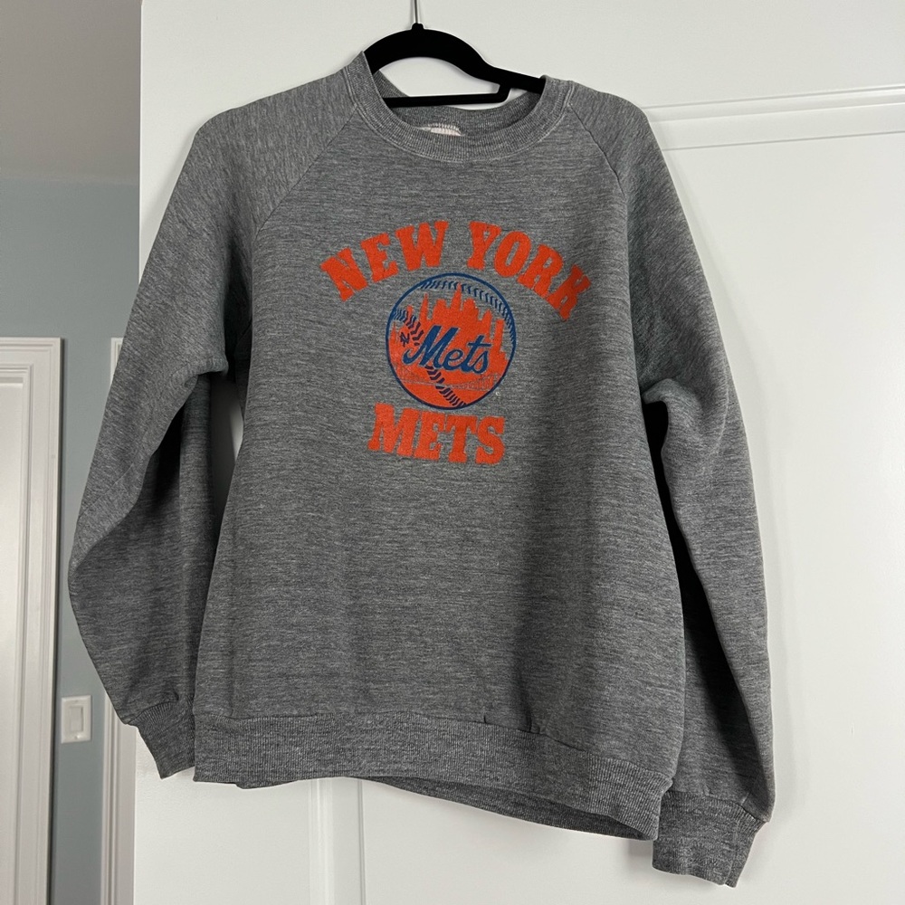 New York Mets sweatshirt